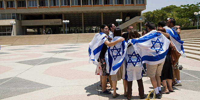 אקדמיה ופוליטיקה: תואר של כבוד מאוניברסיטה נמנע בגלל דעות ימניות?